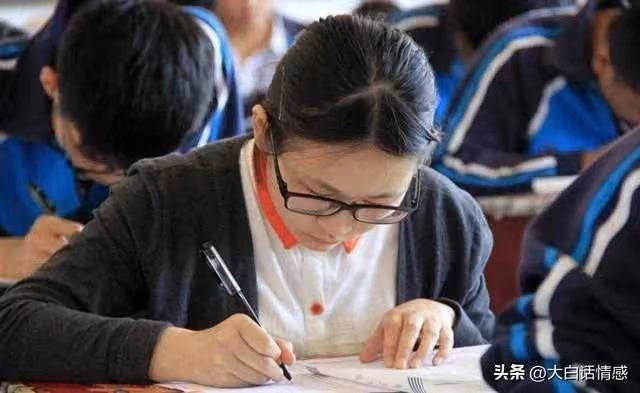 父親「娶繼母後」把我趕出家門! 6年後事業有成「想回家炫耀」讓他們後悔「一打開家門」我腿軟大哭:父愛如山…