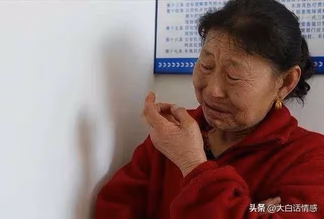 父親「娶繼母後」把我趕出家門! 6年後事業有成「想回家炫耀」讓他們後悔「一打開家門」我腿軟大哭:父愛如山…