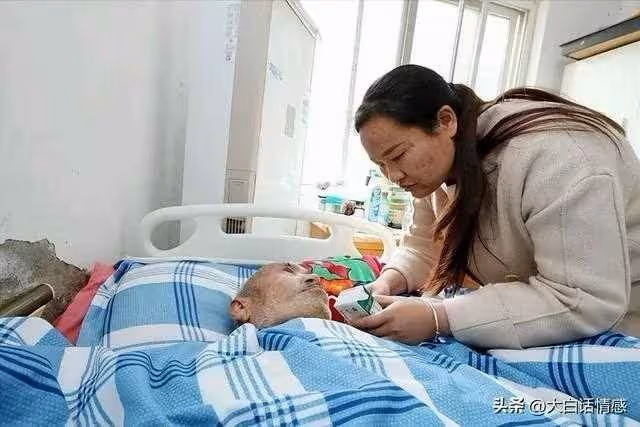 父親「娶繼母後」把我趕出家門! 6年後事業有成「想回家炫耀」讓他們後悔「一打開家門」我腿軟大哭:父愛如山…