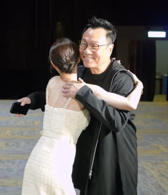 TVB視帝爆下月赴橫店拍《巾幗梟雄4》!TVB花旦撲向對方求合作!