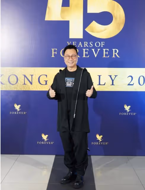TVB視帝爆下月赴橫店拍《巾幗梟雄4》!TVB花旦撲向對方求合作!