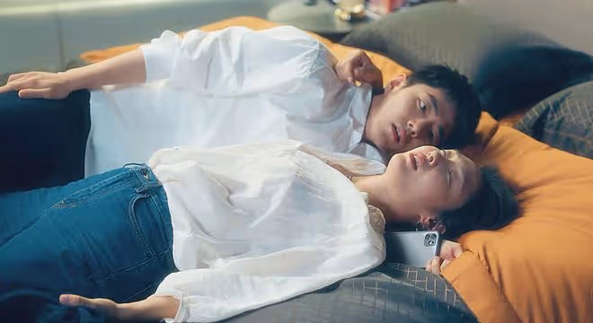 《驕陽伴我》不到兩集就「開房」,白百何性感又大膽,肖戰好稚嫩