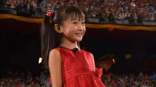 08年奧運會開幕式,9歲女孩假唱,被罵15年,現在過的如何?