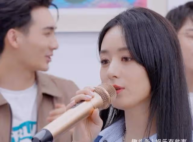 趙麗穎展現歌藝,王嘉爾感嘆好甜呀,再爆金句我腿很久沒用了