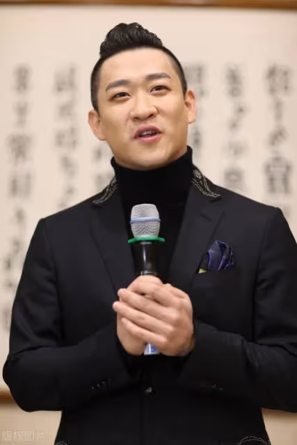 曹雲金的肆意愛情,背叛師門分手美貌女子,靠名氣征服了5個女人