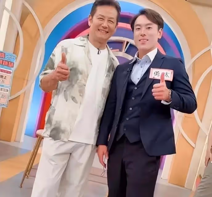 重度昏迷！25歲男星深夜家中著火，情況不樂觀，經紀人盼奇蹟