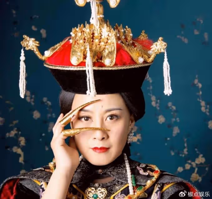她,長得美演技好,出道30多年沒啥名氣,嫁小丈夫不生孩子也幸福