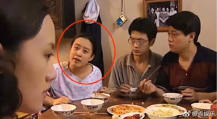 她,長得美演技好,出道30多年沒啥名氣,嫁小丈夫不生孩子也幸福