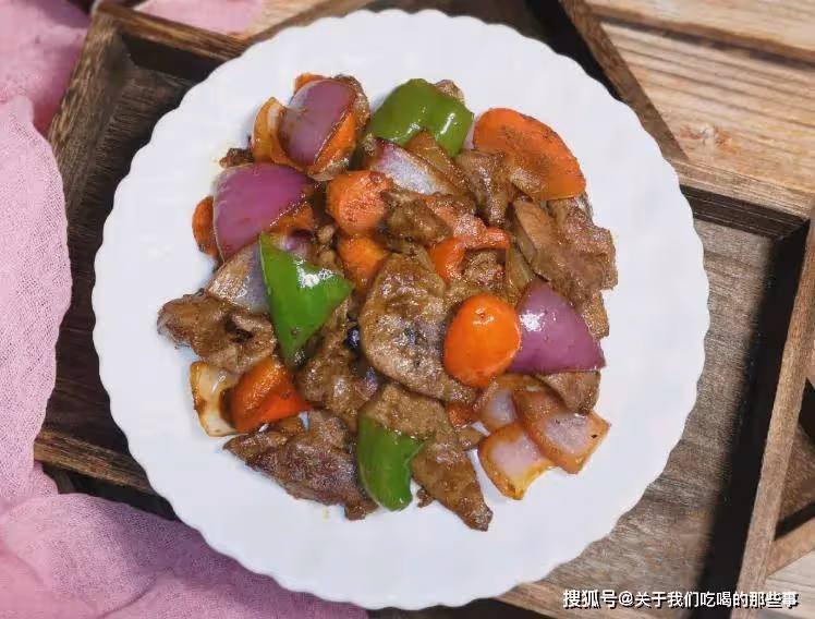 洋蔥配什麼菜最好吃?分享4種不同做法,鮮香又解饞,頓頓吃光碟