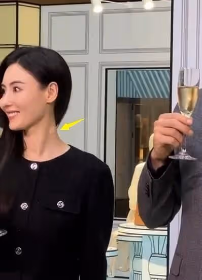 43歲張柏芝線下受追捧,生圖老態畢現,和林更新無互動太尷尬!
