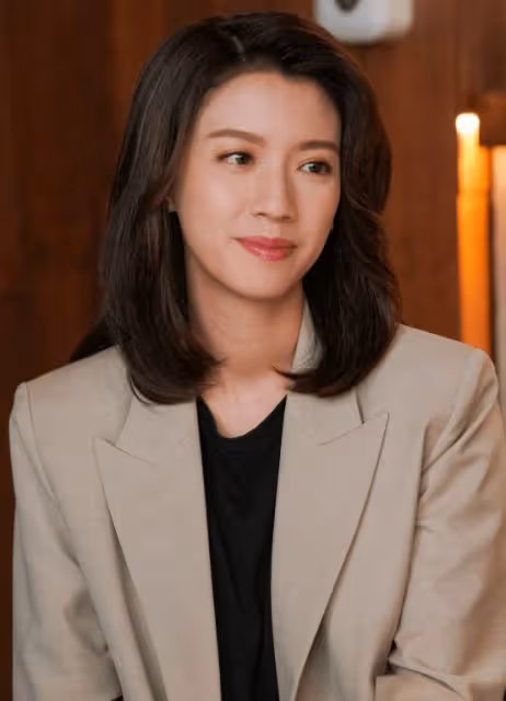 又一TVB新劇將播！TVB視後留長發曬女人味，大讚男拍檔舒服