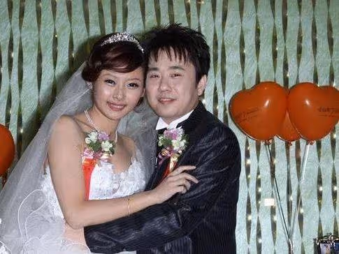 失婚2個月「前夫再婚」他邀請我務必參加婚禮,我本想大鬧一場「看到來賓」我愣住了:瞬間恨意全消
