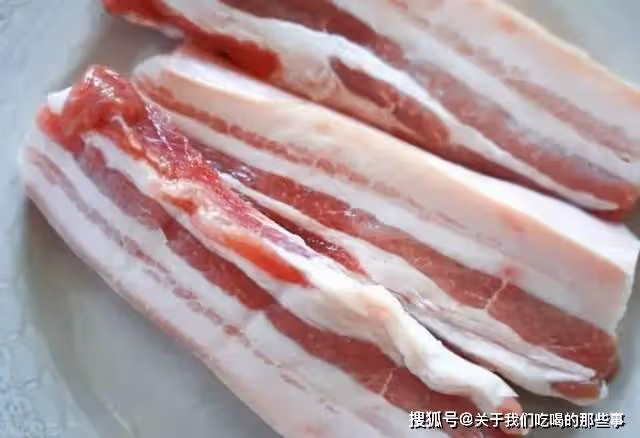 買五花肉,分清「上五花」和「下五花」,差別很大,千萬別買錯了