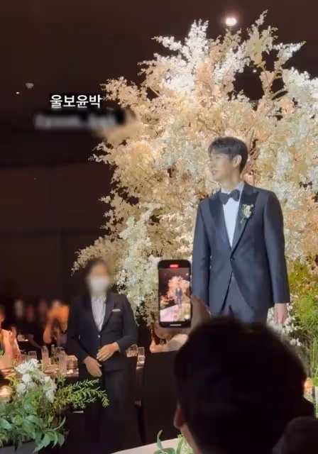 尹博和金秀彬婚禮現場公開，好友送上浪漫祝福，婚紗照兩人超甜蜜