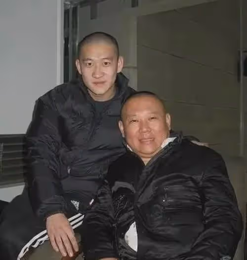 勁爆大瓜!知情人曝郭德綱曹雲金私下已和解,抱頭痛哭畫面疑曝光