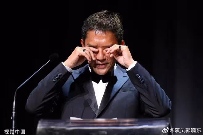 梁朝偉,激動落淚!