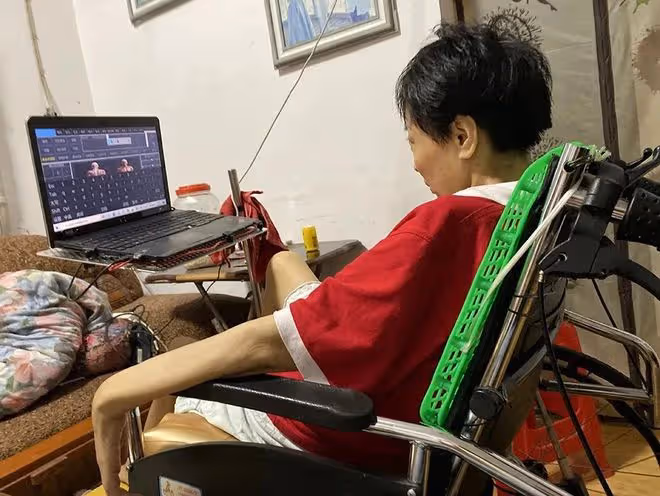 回顧女強人得絕症，整天生不如死，雇閨蜜男友殺自己被騙走救命錢