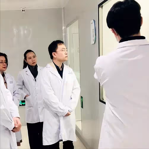回顧女強人得絕症,整天生不如死,雇閨蜜男友殺自己被騙走救命錢