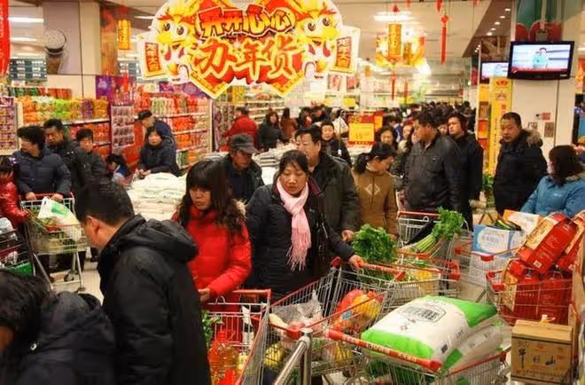 回顧老人停止心跳,搶救30分鐘無效,2歲孫子喚醒奶奶,眾人淚目