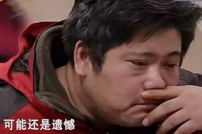 回顧老人停止心跳,搶救30分鐘無效,2歲孫子喚醒奶奶,眾人淚目