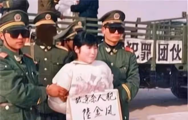 回顧都在同情的女殺人犯,飽受悽苦20年手刃仇敵,網友罪不至死