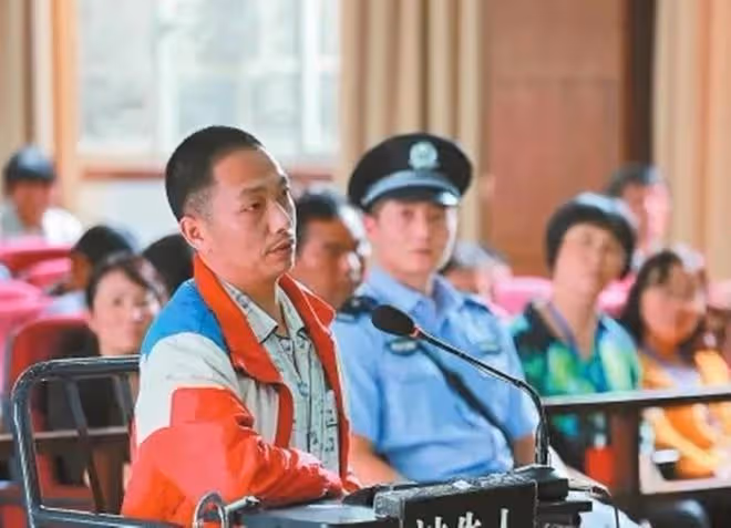回顧雲南騰衝槍擊案：兇手手持衝鋒鎗瘋狂殺人，造成兩家滅門慘案