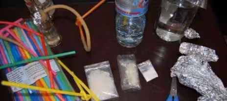2010年，成都老宅連發命案，死者皆為身著白衣的女子，詭異至極