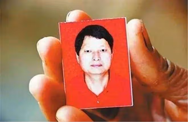 回顧，吳偉青扶老人反被訛20萬，為證清白絕望跳河，結果如何