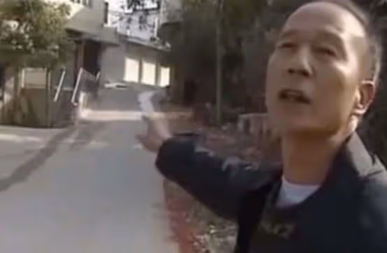 回顧，吳偉青扶老人反被訛20萬，為證清白絕望跳河，結果如何