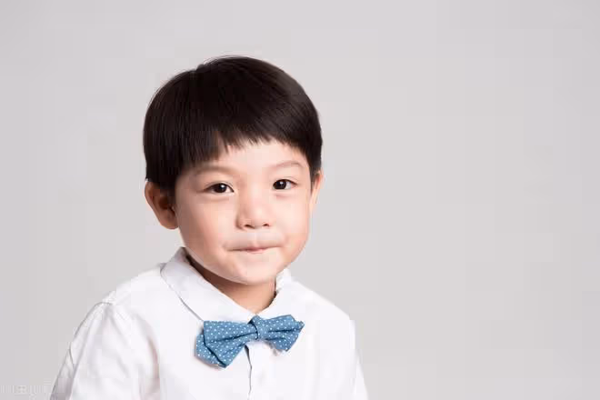 回顧廣西南鄉鎮驚現「貓眼」男孩，竟有夜視能力，晚上看物如白天