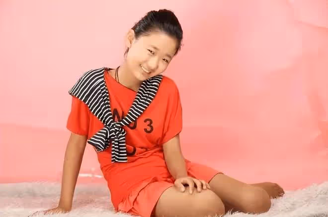 河北女孩12歲被確診骨癌,抗癌七年花費百萬:我憑什麼該去死