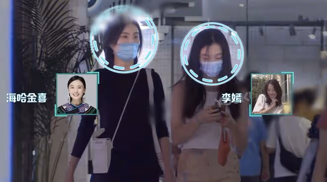李亞鵬攜海哈金喜李嫣聚餐,三人牽手開心回家,繼母繼女親如姐妹