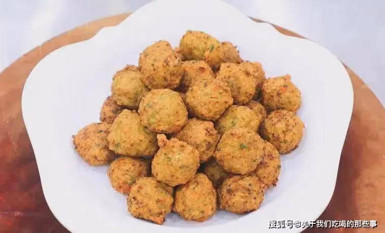 炸蘿蔔丸子,麵粉澱粉都別放,換成2樣,丸子更酥,不吸油不回軟