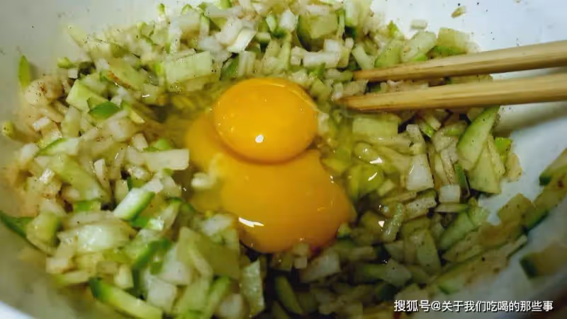 炸蘿蔔丸子,麵粉澱粉都別放,換成2樣,丸子更酥,不吸油不回軟