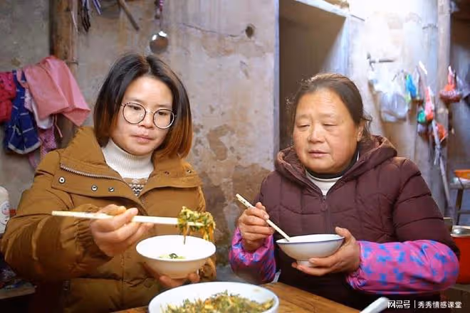 故事:回鄉下吃飯,老公抱怨菜太咸,我摔了碗,婆婆卻給我50萬