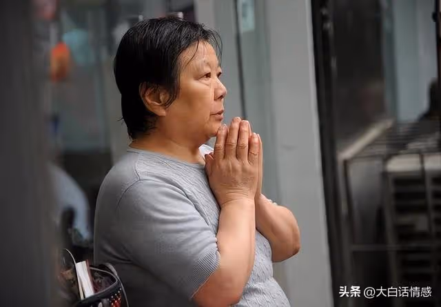 哥哥意外去世！嫂子「供讀書10年」要我省錢別回家　我事業有成後歸家「看到嫂子愣住了」