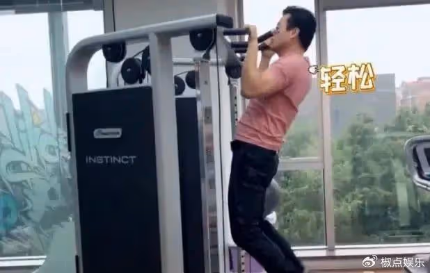 科技臉和自然臉區別多大？看完這5位香港老牌男神近照，你就知道了