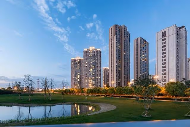 帶孫5年卻換來兒媳婦扇耳光,她跪求婆婆原諒,婆婆:我不該你的