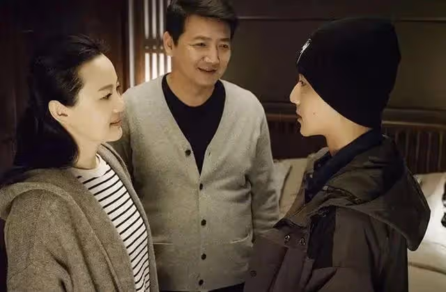 帶孫5年卻換來兒媳婦扇耳光,她跪求婆婆原諒,婆婆:我不該你的