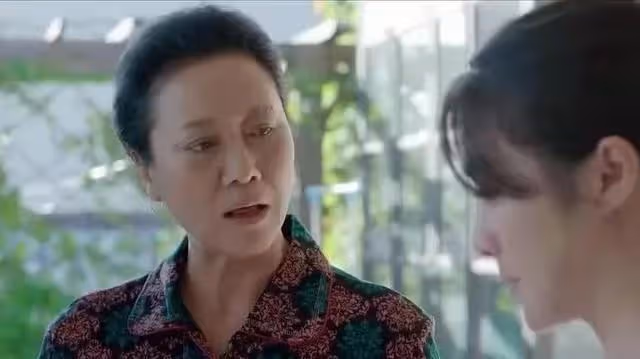 丈母娘給孫子出氣,踢了外孫一腳,八年後女婿:養老找你親孫子去