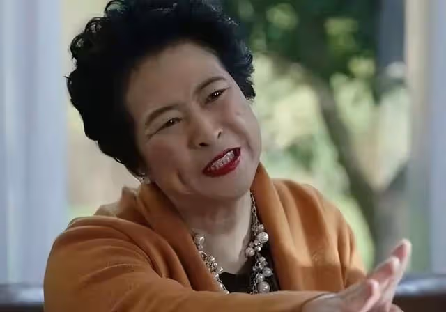 丈母娘給孫子出氣,踢了外孫一腳,八年後女婿:養老找你親孫子去