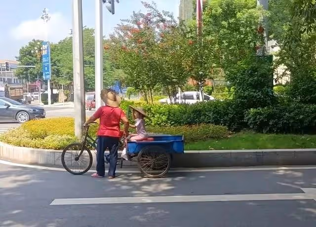 在女婿家養老8年,老家拆遷兒子來接,我:別想拿到一分錢