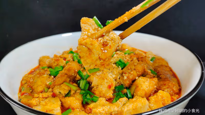 豆腐和它天生一對,一碗全是高蛋白!花小錢燉一碗,營養極好,美味妙不可言