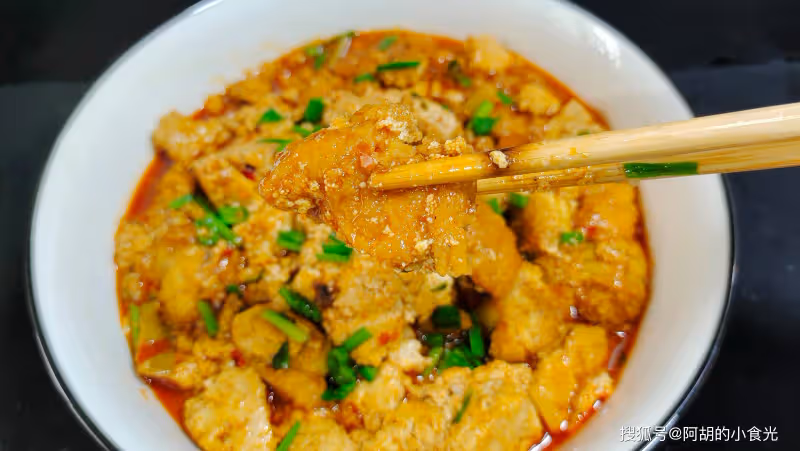 豆腐和它天生一對,一碗全是高蛋白!花小錢燉一碗,營養極好,美味妙不可言