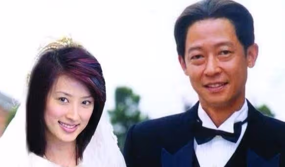 「花邊男神」王志文,與徐帆在一起後分手,被5億富婆生米煮時尚飯