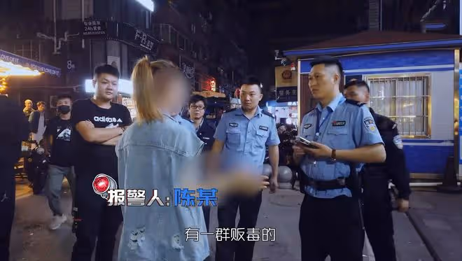 回顧:20年女子大鬧派出所對民警又打又踢,放言整個長沙我是老大