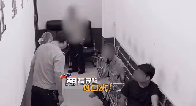 回顧:20年女子大鬧派出所對民警又打又踢,放言整個長沙我是老大