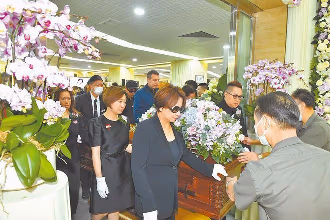 李玟離世62天,甄妮喊話:姓柳的去向才是我所關心的