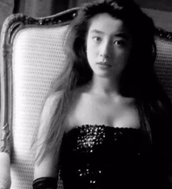 宮澤理惠日本美強慘，11歲被母親送上導演的床，27歲回國逆風翻盤