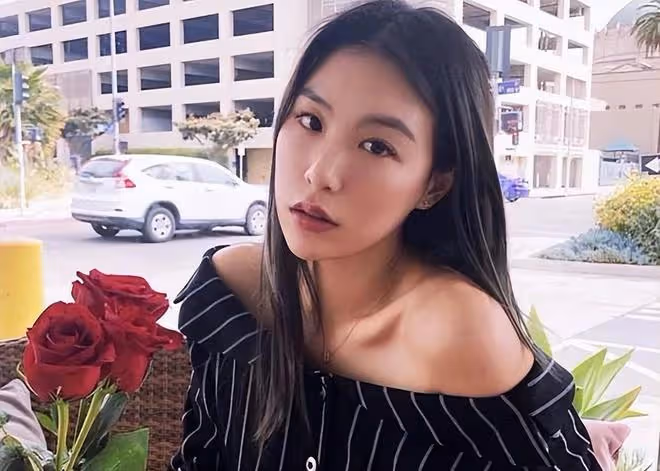 高以翔女友吸粉40萬,發布音樂獲得成功,和媽媽分享合影照